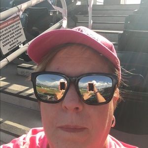 Meet your Posher, Vickie